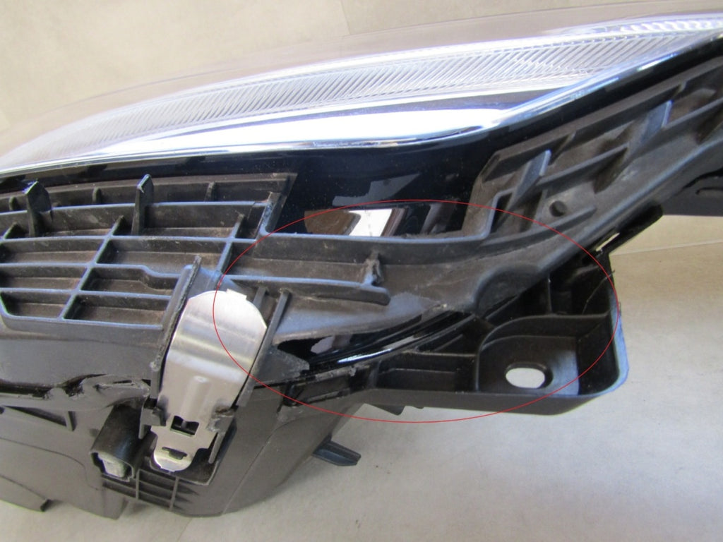 Prednji far Volvo XC60 II MID LED 17-24 RH desni 31420412
