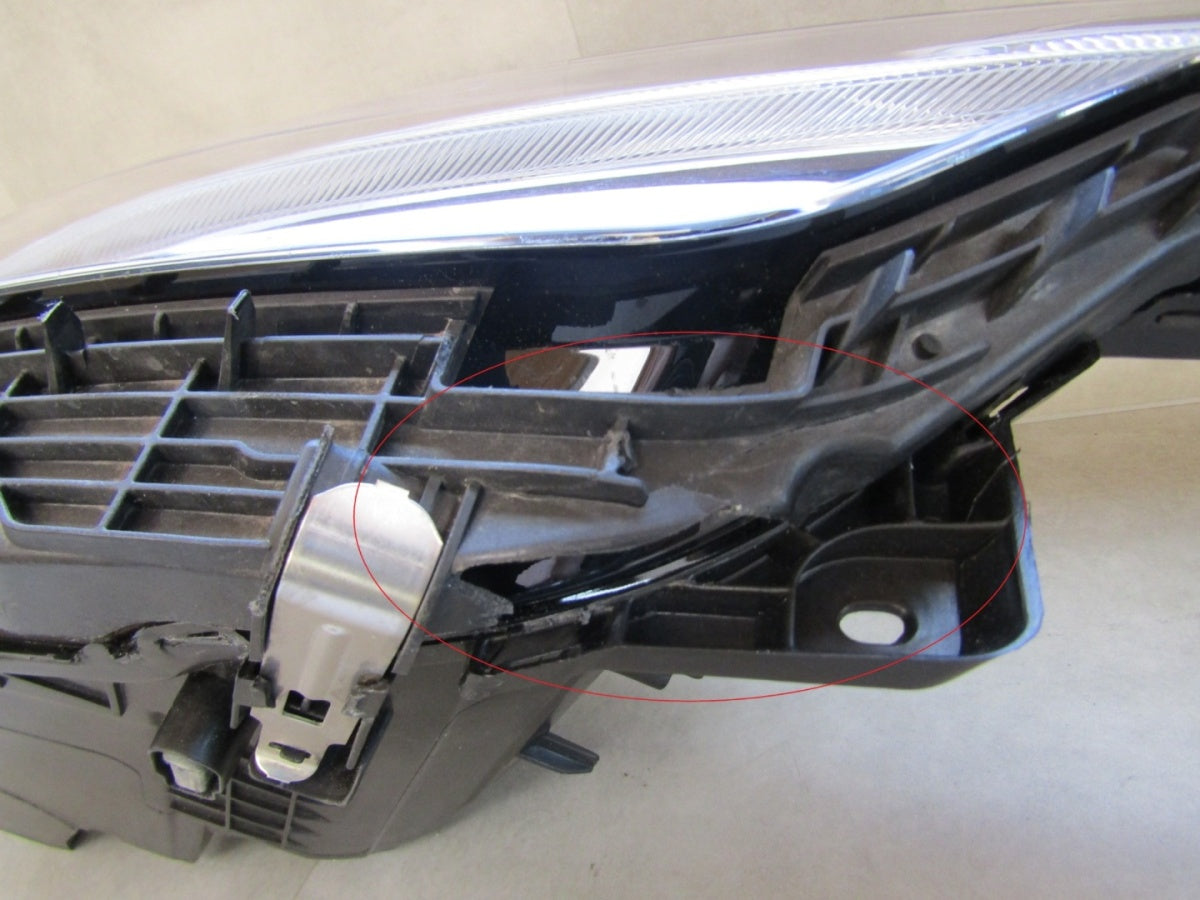 Prednji far Volvo XC60 II MID LED 17-24 RH desni 31420412