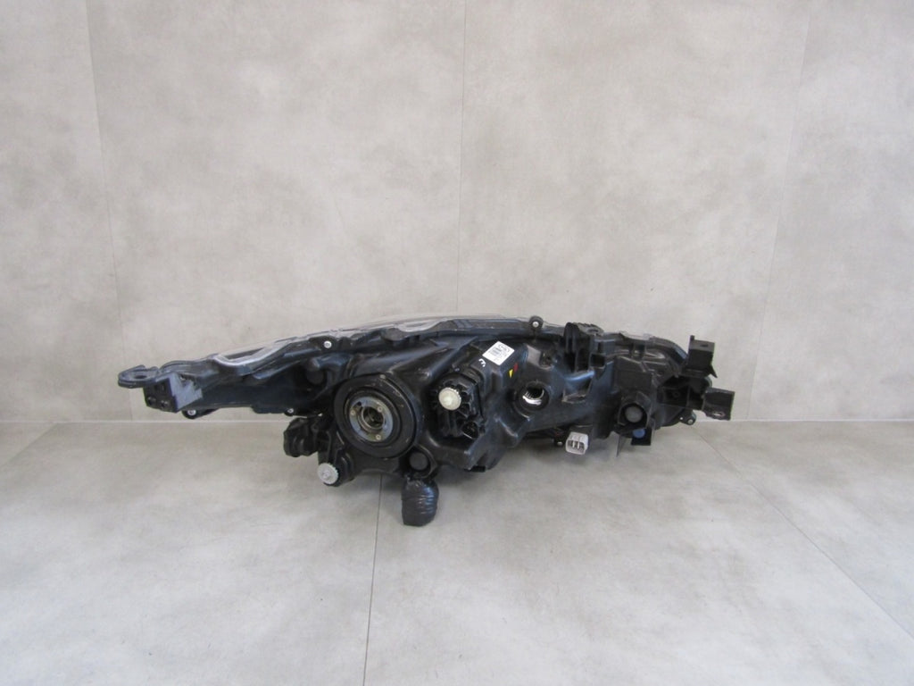 Prednji far TOYOTA COROLLA E21 SEDAN halogen sa sočivom LH 18- 81150-02T31-00