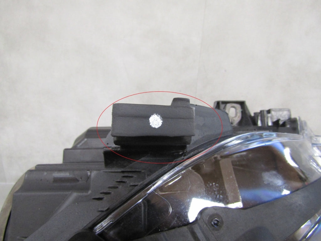 Prednji far MERCEDES B klasa W246 xenon NIE zakretni LH lijevi 11-14 A2468207161