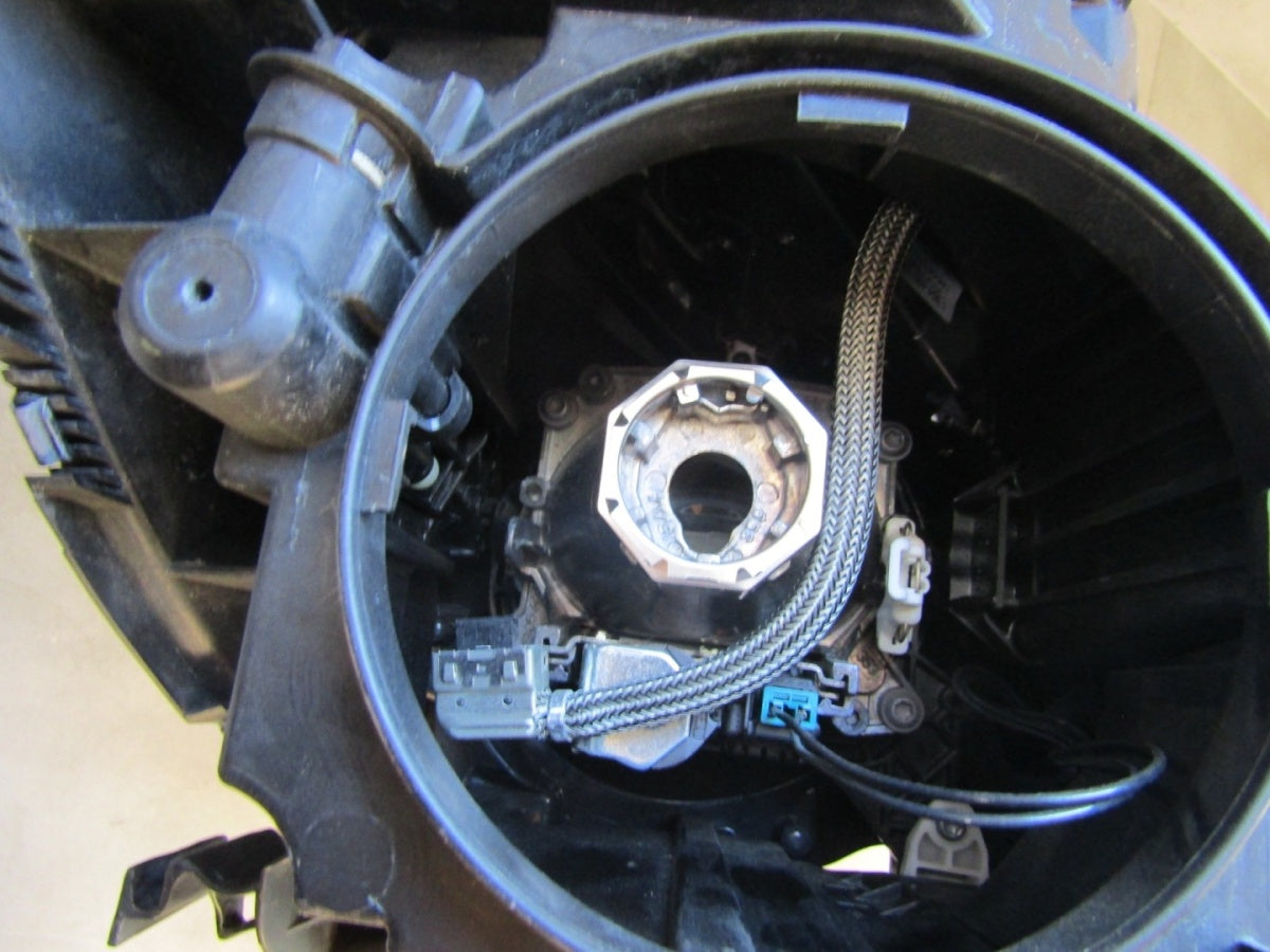 Prednji far MERCEDES B klasa W246 xenon NIE zakretni LH lijevi 11-14 A2468207161