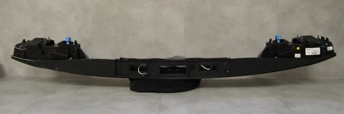 Stop svjetlo BLENDA NA ŚRODKOWA W KLAPĘ Volkswagen PASSAT B9 24- 3J0945303