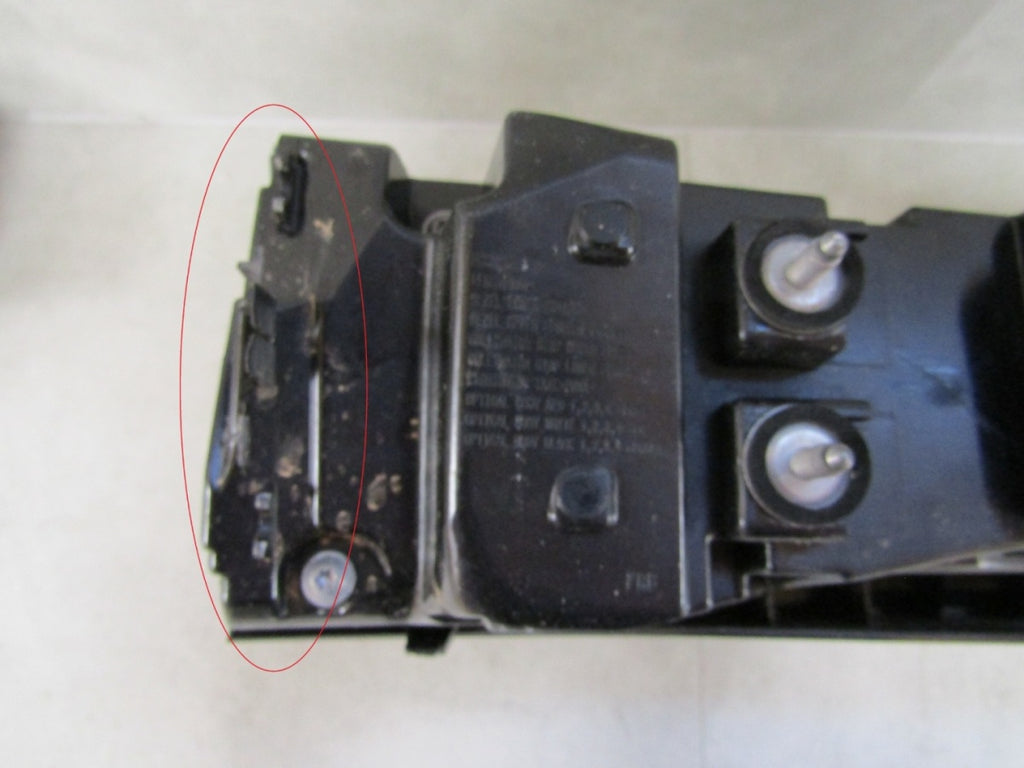 Stop svjetlo BLENDA NA ŚRODKOWA W KLAPĘ Volkswagen PASSAT B9 24- 3J0945303