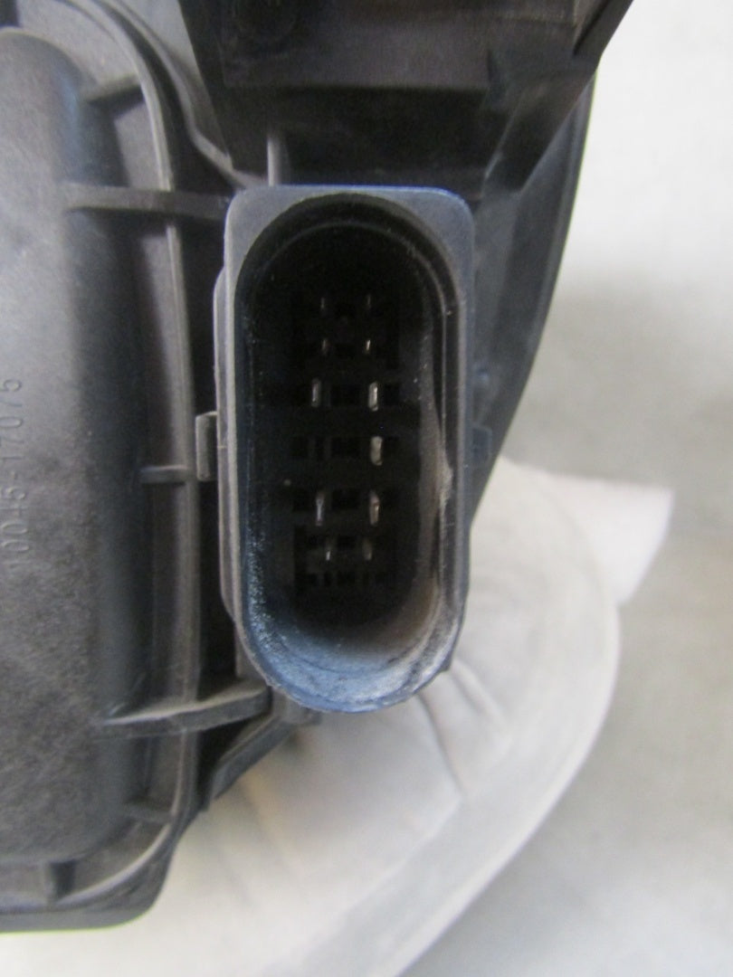 Prednji far AUDI Q5 8R0 xenon +LED NIE SKRĘTNA desni RH 08-12