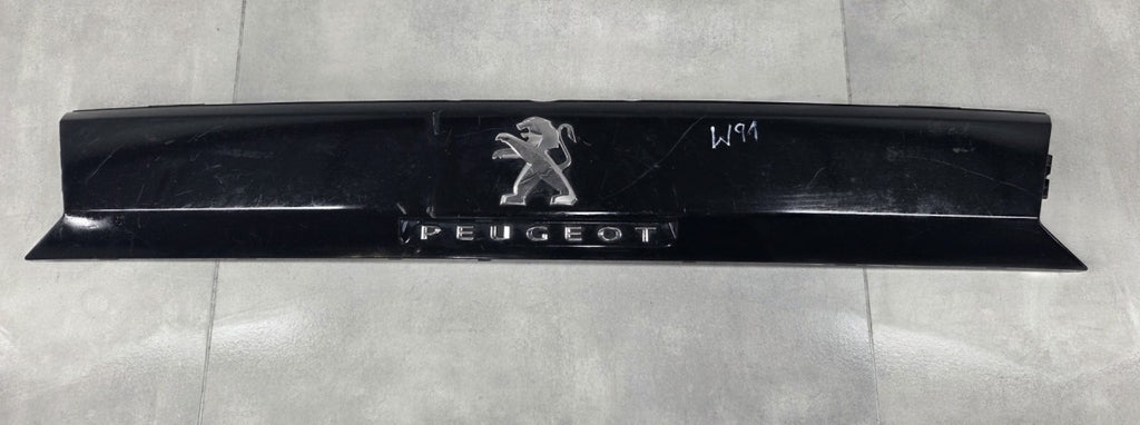 BLENDA KLAPY BAGAŻNIKA PEUGEOT 5008 II 17-24 9814790977