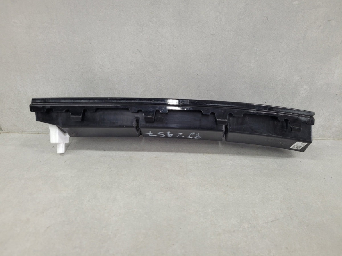 Maska (grill) Kratka Led DRL atrapy a lijeva prednja Volkswagen VW Passat B9 3J0 24-