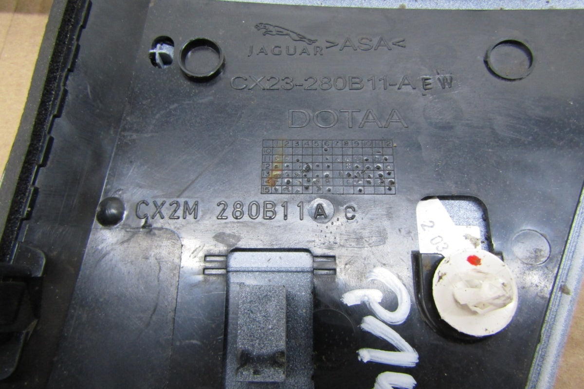 Blatobran lajsna a prednji emblemat lijevi lijevi Jaguar XF X250 lift 11-15