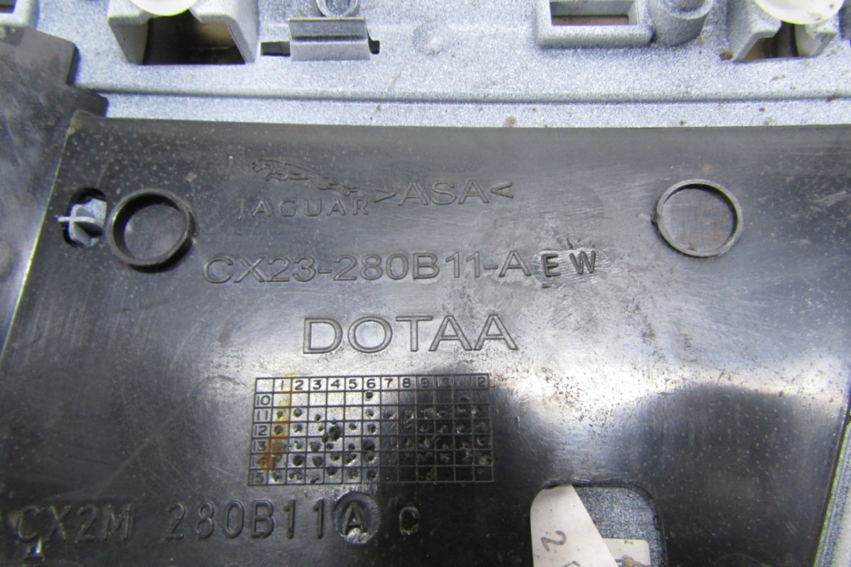 Blatobran lajsna a prednji emblemat lijevi lijevi Jaguar XF X250 lift 11-15