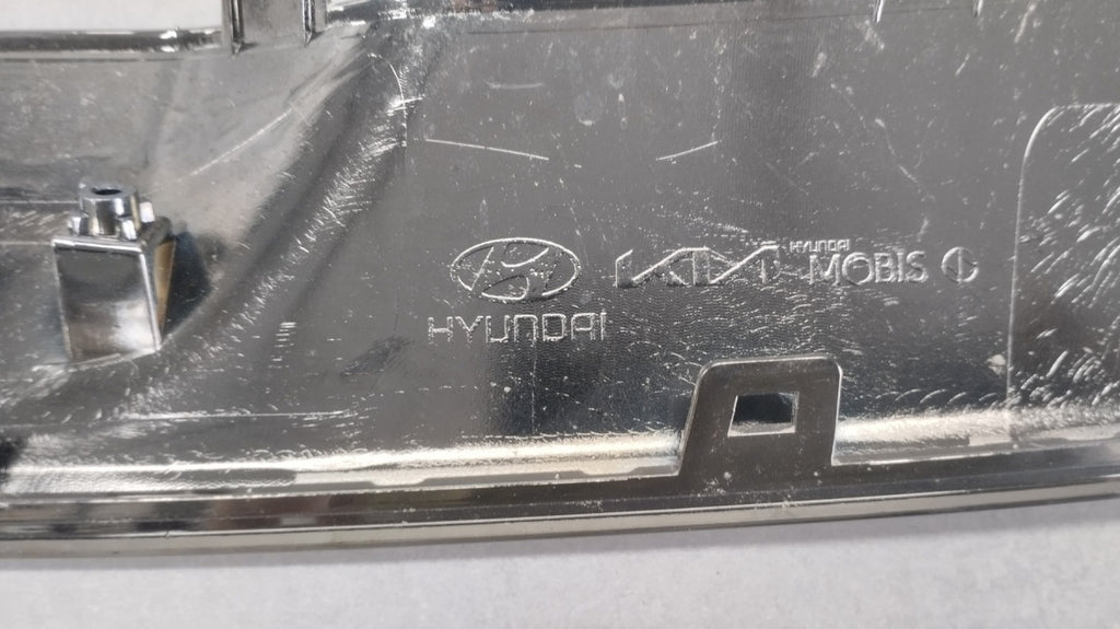 lajsna hrom zderzaka prednji KIA SPORTAGE 5 V 21-25 / 86352R2100