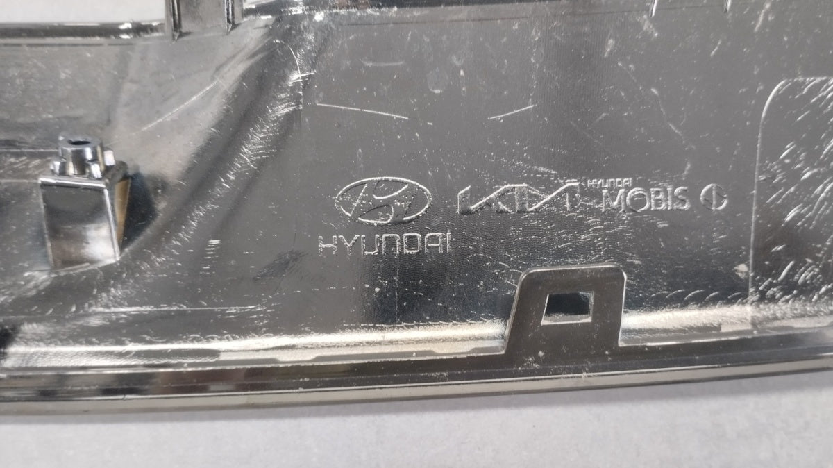lajsna hrom zderzaka prednji KIA SPORTAGE 5 V 21-25 / 86352R2100