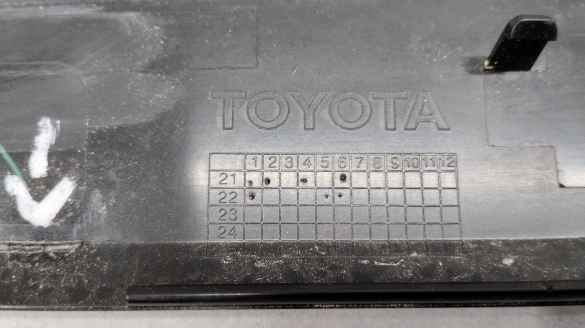 lajsna obloga drzwi desni zadnji TOYOTA YARIS IV GR SPORT 21-