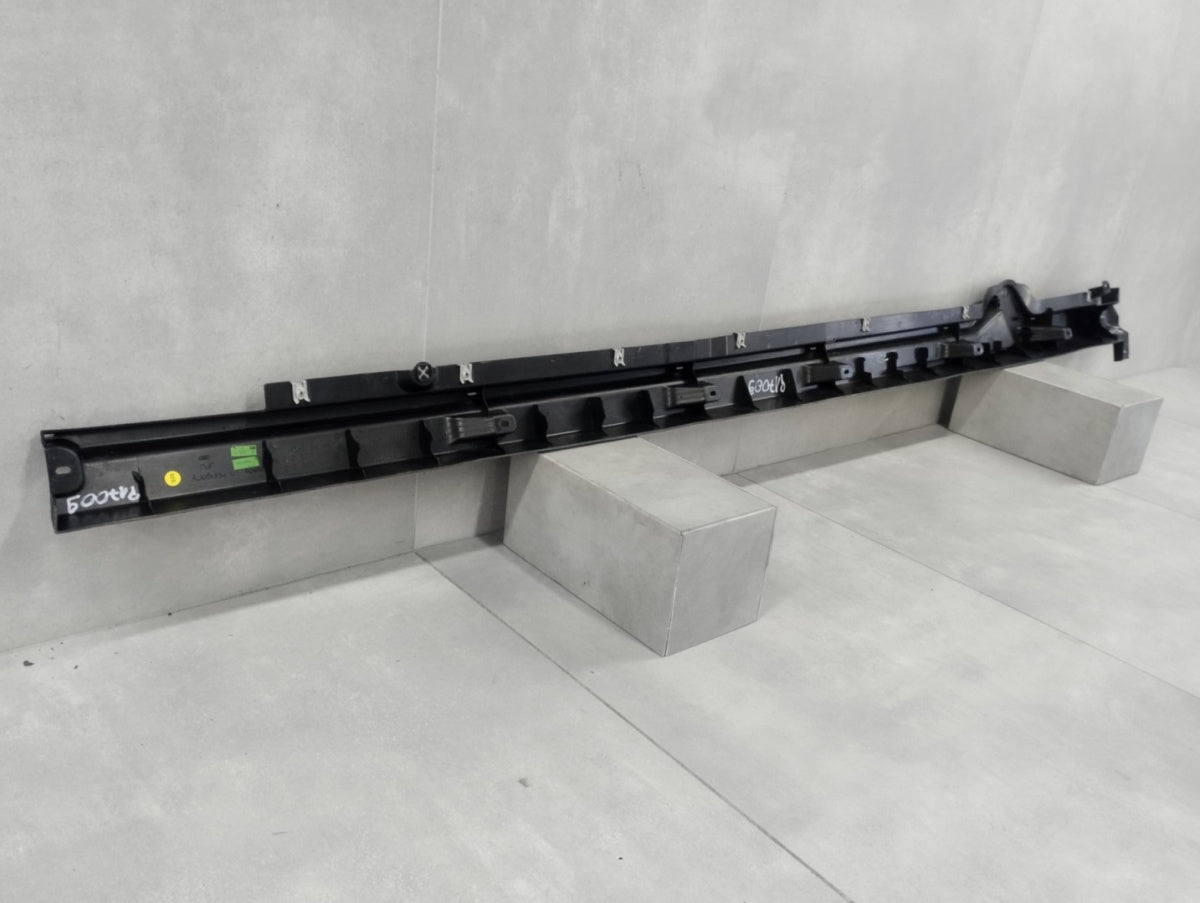 Lajsna praga Audi Q8 4MN825212 lift 24- 4MN