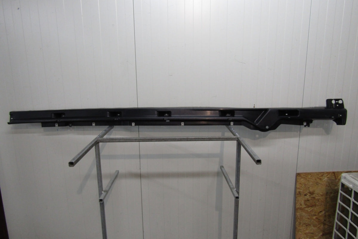 Lajsna praga Audi Q8 4MN825212 lift 24- 4MN
