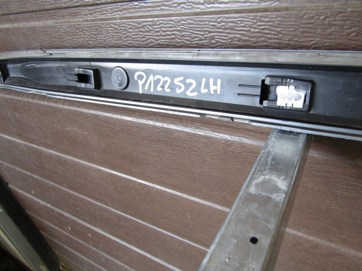 Lajsna praga lijeva Audi A3 8Y0 S Line 20- S3