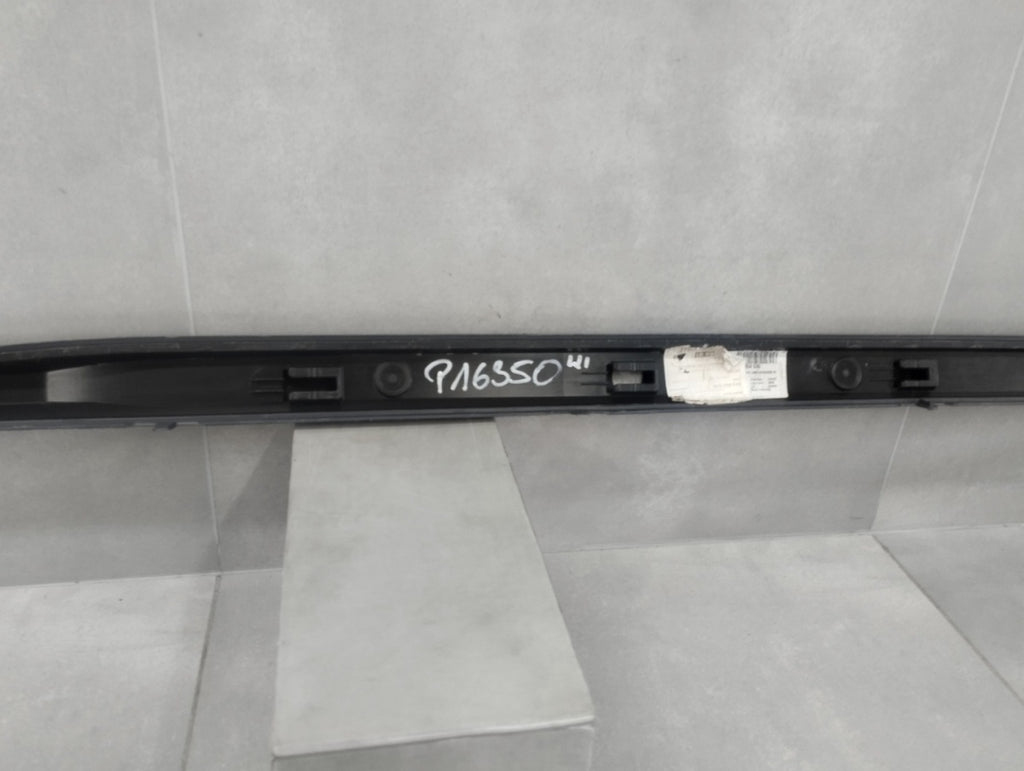 Lajsna praga lijevi Audi A3 8Y0 S Line 20- S3