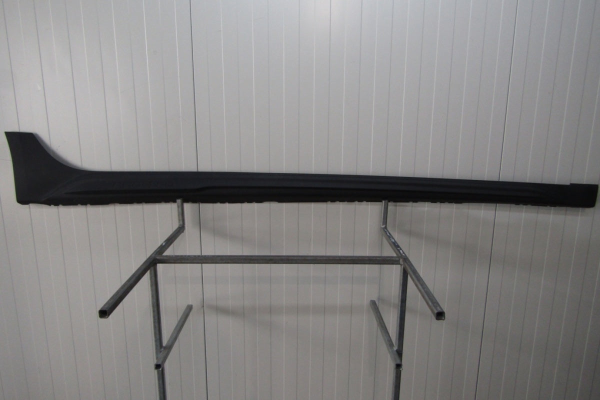 Lajsna praga desna Audi A4 Allroad LIFT 8W9 B9 KOMBI 19-