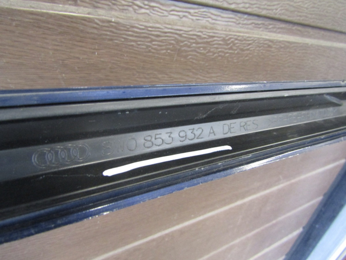 Lajsna praga desna Audi A4 B9 8W0 S-Line 19 Lift