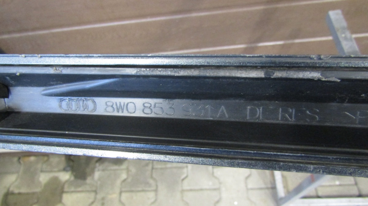Lajsna praga lijeva Audi A4 B9 8W0 S-Line 19 Lift