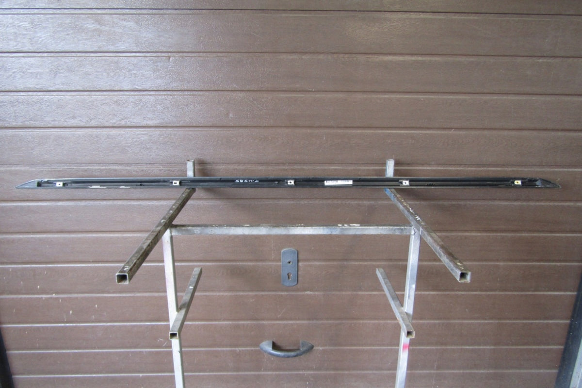 Lajsna praga lijeva Audi A4 B9 8W0 S-Line 19 Lift