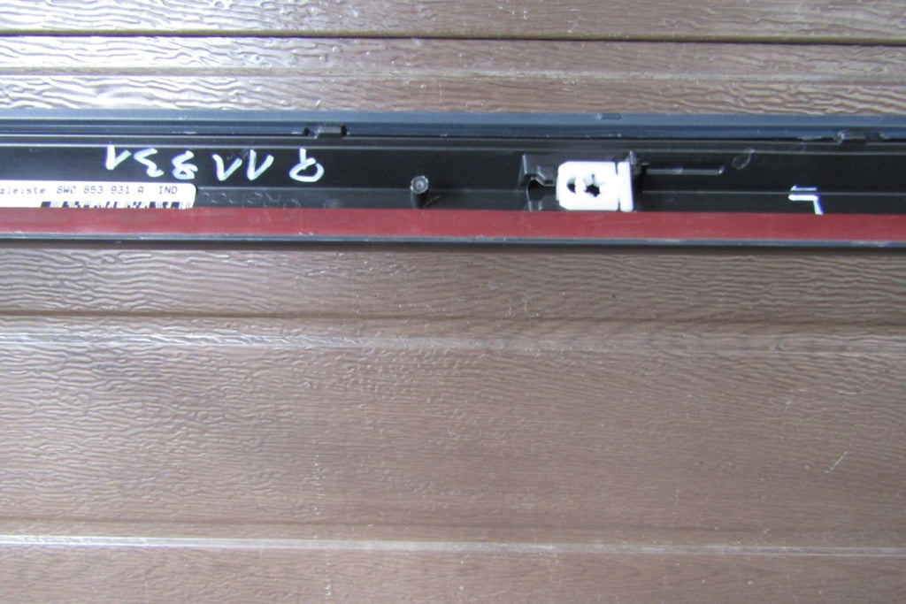 Lajsna praga lijeva Audi A4 B9 8W0 S-Line 19 Lift