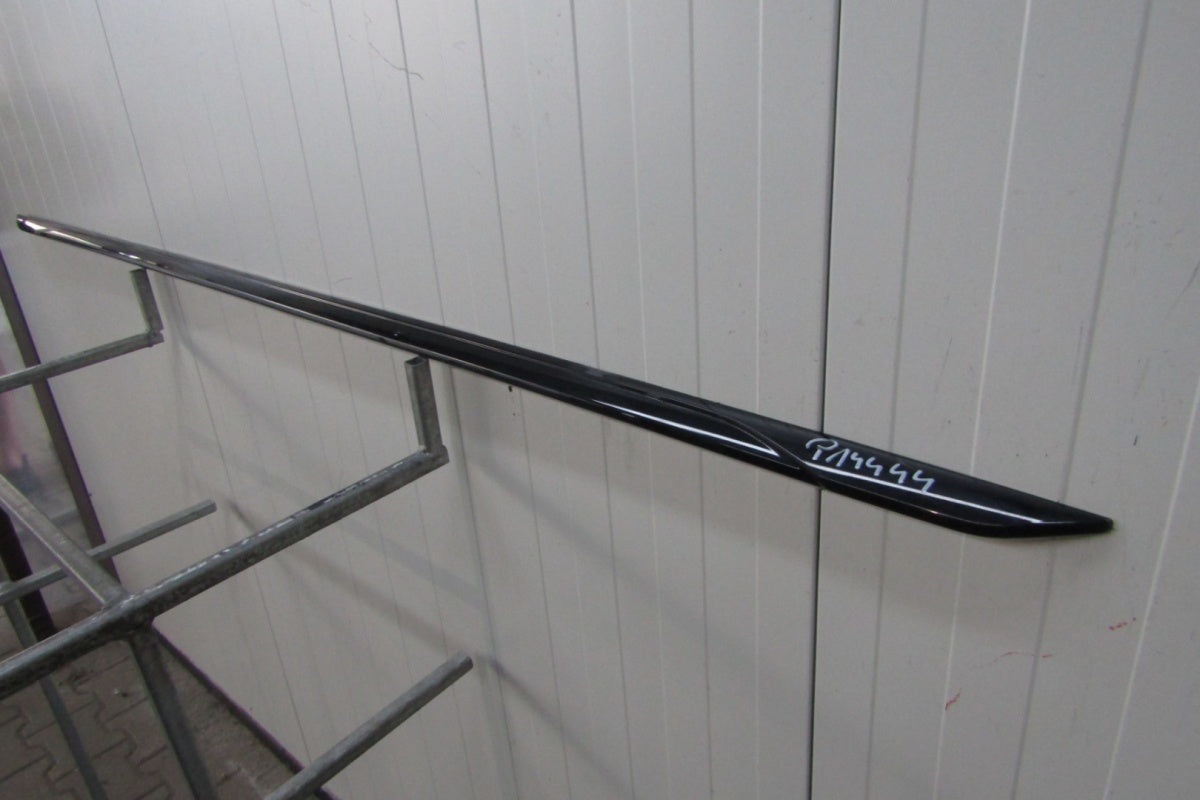 Lajsna praga lijeva Audi A4 B9 8W0 S-Line 19 Lift