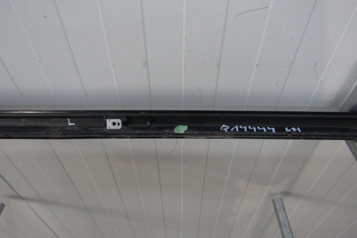 Lajsna praga lijeva Audi A4 B9 8W0 S-Line 19 Lift