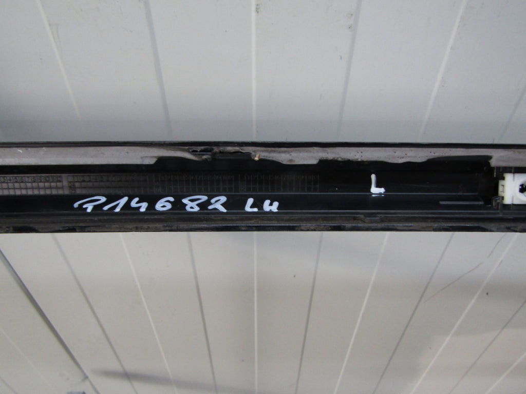 Lajsna praga lijeva Audi A4 B9 8W0 S-Line 19 Lift