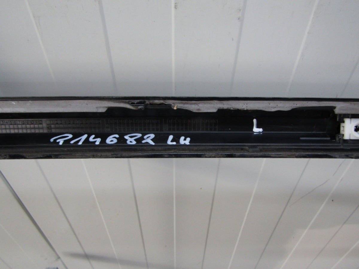 Lajsna praga lijeva Audi A4 B9 8W0 S-Line 19 Lift