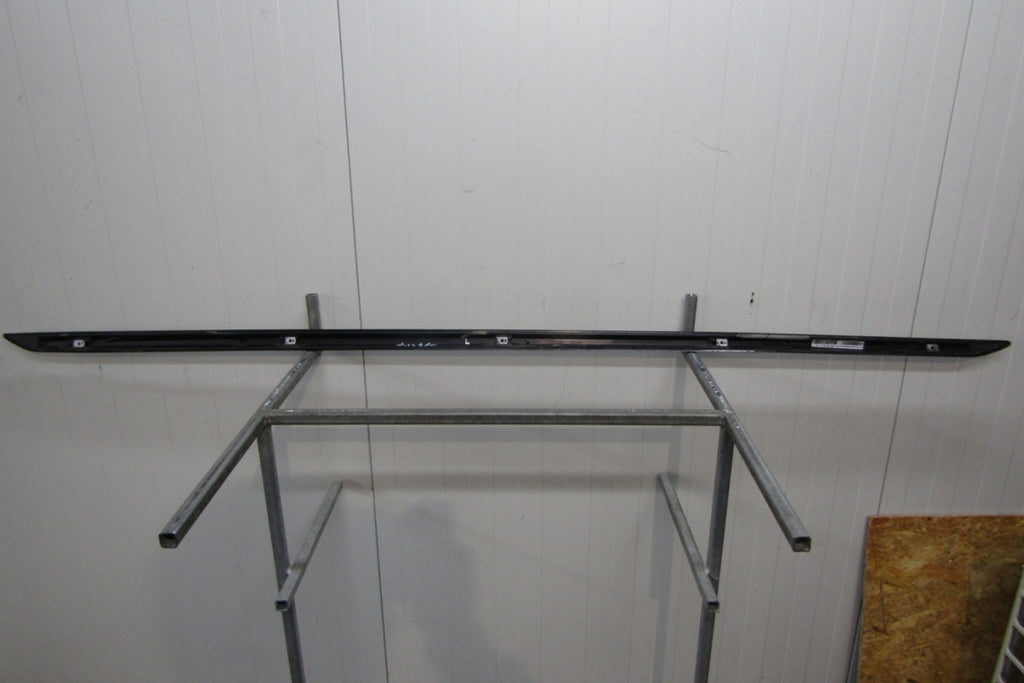 Lajsna praga lijeva Audi A4 B9 8W0 S-Line 19 Lift
