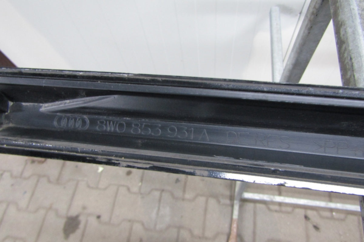 Lajsna praga lijeva Audi A4 B9 8W0 S-Line 19 Lift