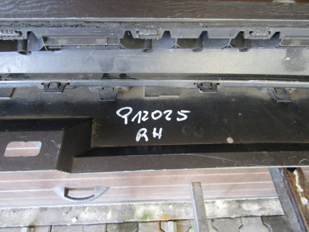 Lajsna praga desna Audi A5 8W8 S-Line 16-19 5D