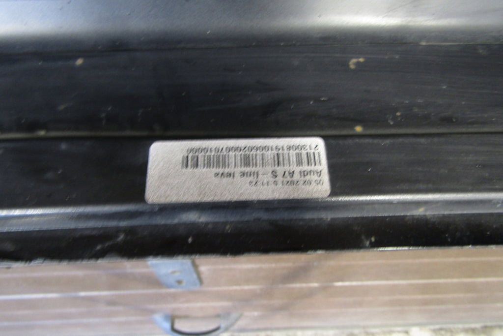 Lajsna praga lijeva Audi A7 C8 4K8 S Line 17-