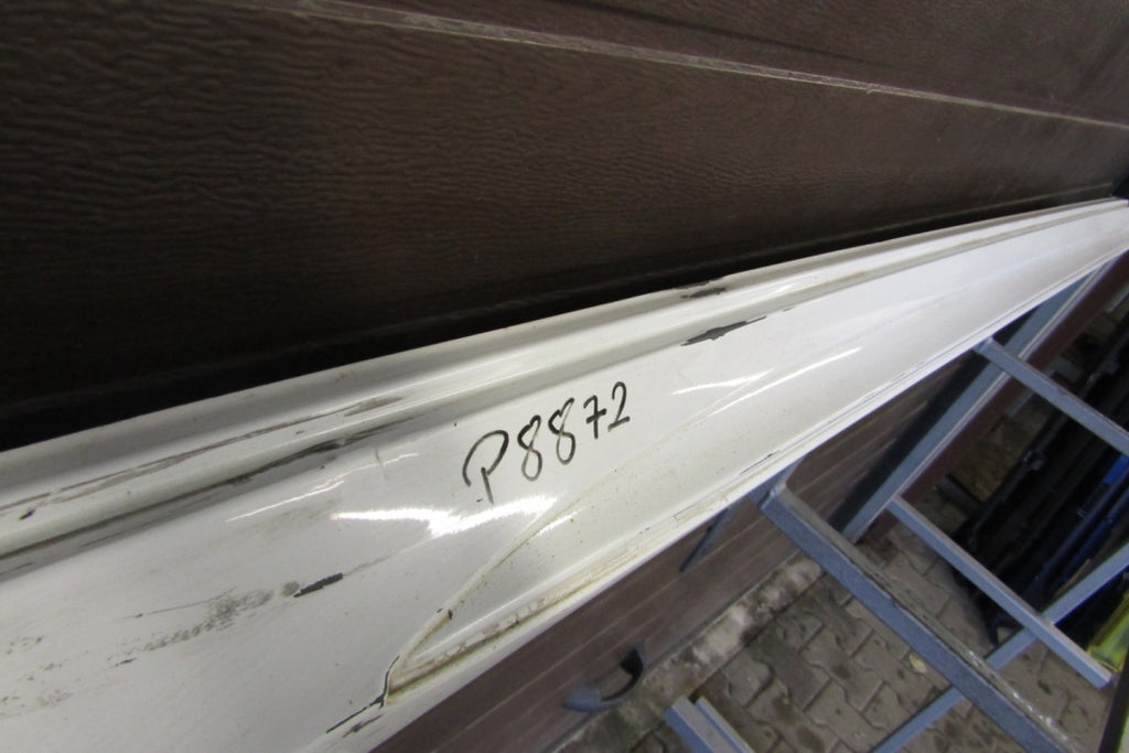Lajsna praga desna Mercedes E 212 AMG Lift 12-