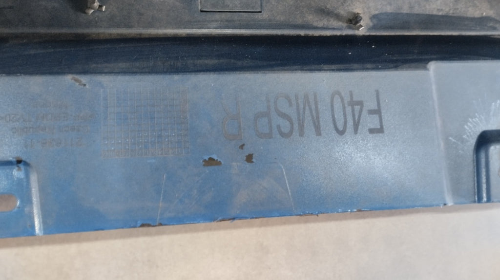 Lajsna praga desni BMW 1 F40 M paket 19-
