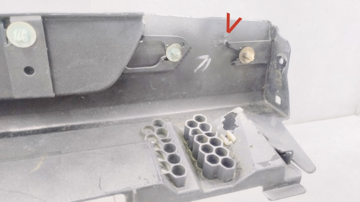 Lajsna praga lijevi Toyota Prius IV 15-23 XW50 75860-47080
