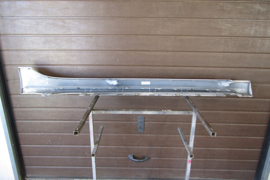 Lajsna praga lijeva BMW 1 F40 M paket 19-