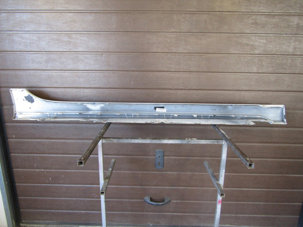 Lajsna praga lijeva BMW 1 F40 M paket 19-