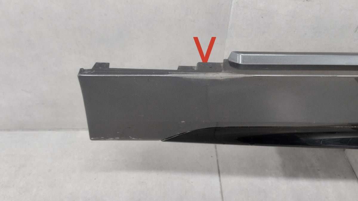 Lajsna praga lijevi BMW 1 F40 M paket 19-