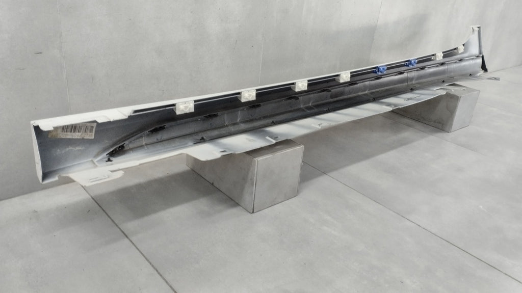 Lajsna praga desni BMW 2 F44 M paket 19-