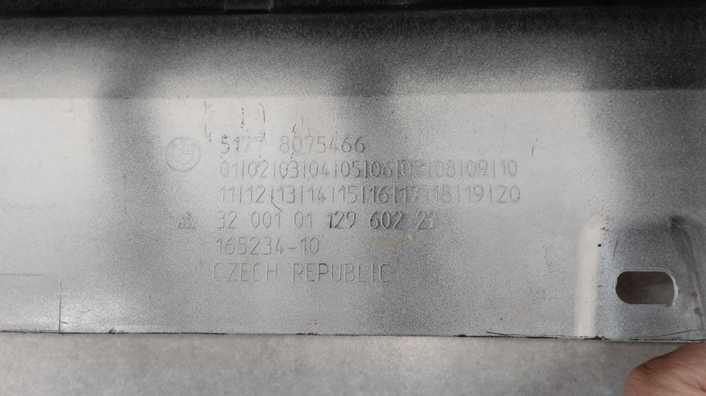 Lajsna praga desni BMW 2 F44 M paket 19-