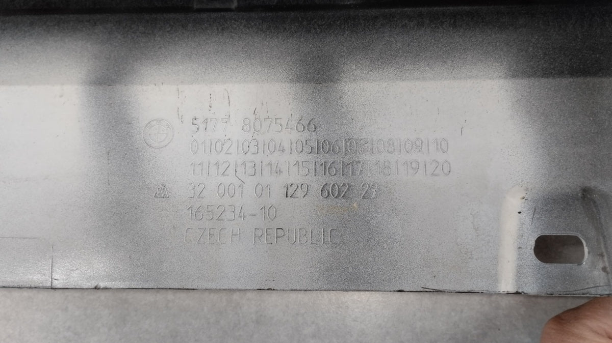Lajsna praga desni BMW 2 F44 M paket 19-