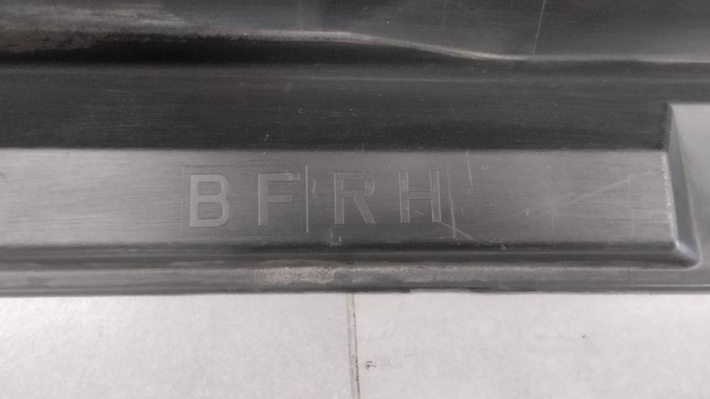 Lajsna praga desna Subaru Outback V 14-19 obloga
