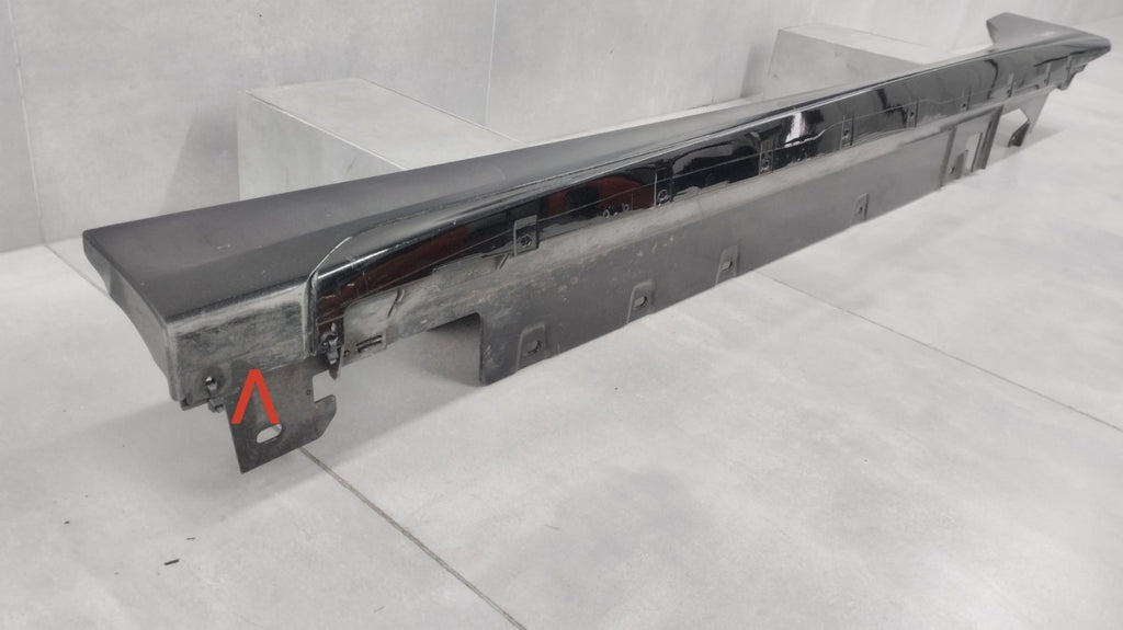 Lajsna praga lijevi BMW 1 F40 M paket 19-