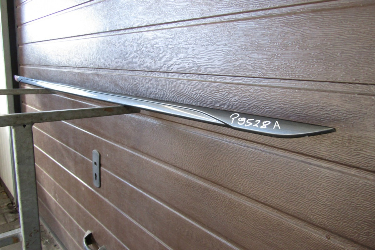 Lajsna praga desna Audi A4 B9 8W0 S-Line 19 Lift