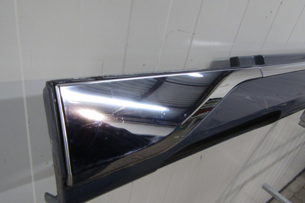 Lajsna praga lijeva BMW 7 G70 Diesel Hybryda 22-