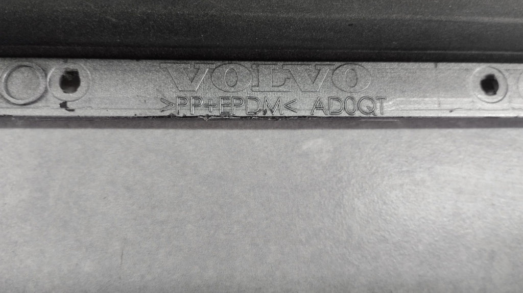 Lajsna praga listewka lijevi Volvo XC90 2 II 15- 31373709