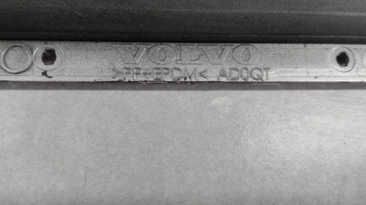 Lajsna praga listewka lijevi Volvo XC90 2 II 15- 31373709