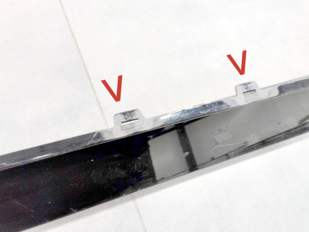 Lajsna praga lijevi BMW G80 M3 20- M-3 51778084407