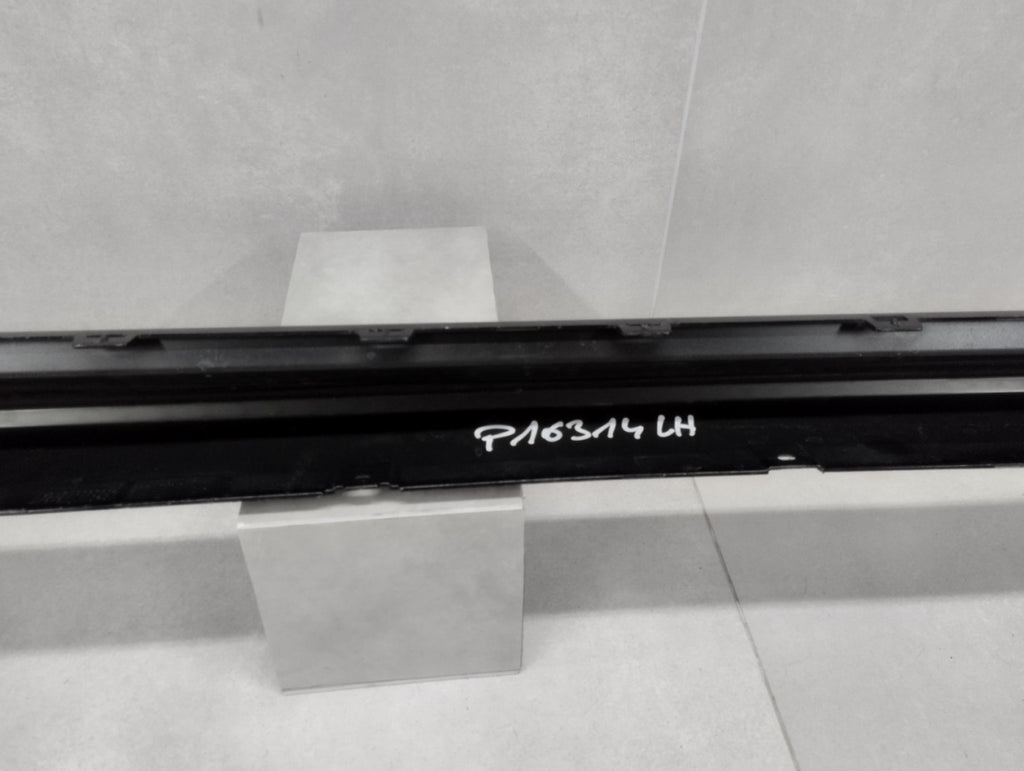 Lajsna praga lijevi BMW G80 M3 20- M-3 51778084407