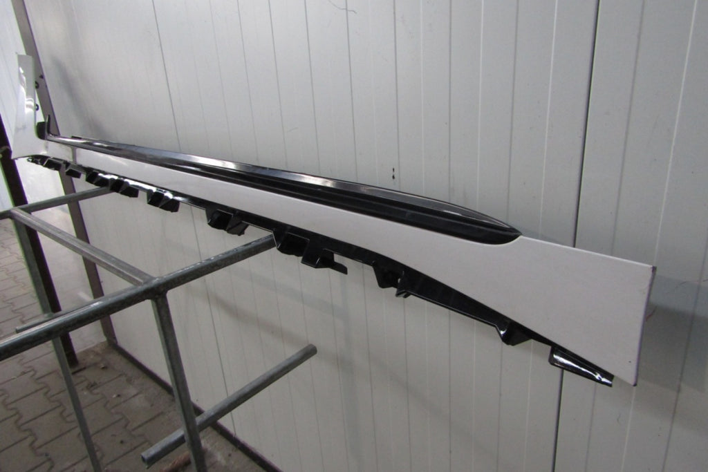 Lajsna praga lijeva BMW i4 G26 M paket 20- i-4